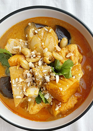 Jackfruit Thai Massaman Curry - Mae Jum Store (UK)