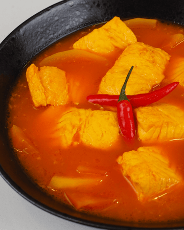 Salmon Sour Curry - Mae Jum Store