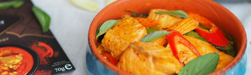 Salmon Thai Red Curry with Baby Corn and Sugar Snaps - Mae Jum Store (UK)